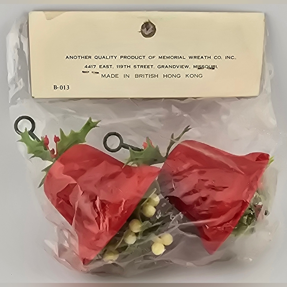 NOS Vintage Memorial Wreath Co. Flocked Christmas Kissing Bells Mistletoe - Picture 2 of 11